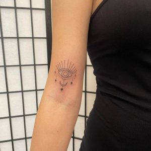 B23-Minimal Tattoo Prague